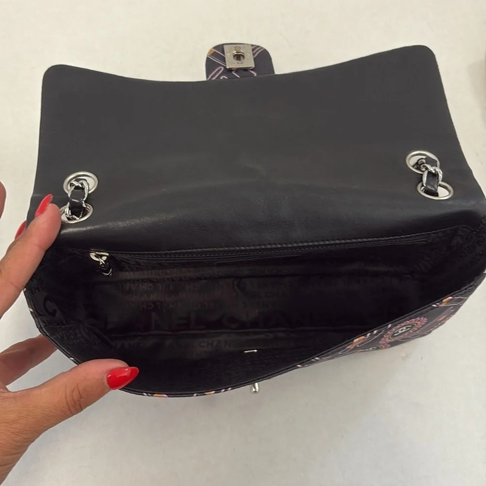Chanel Lipstick Classic Flap bag